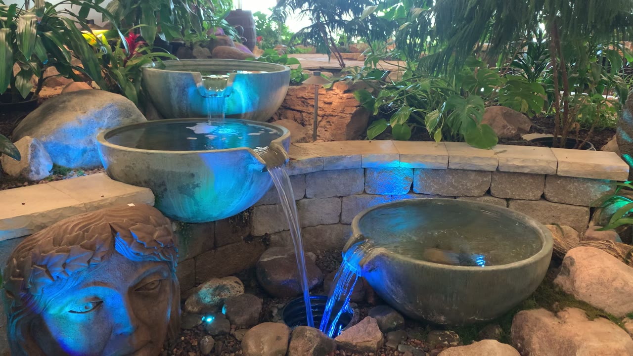 Color-changing fountain bowls